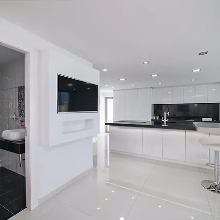 Monarca וילה קוסטה טגוויסה